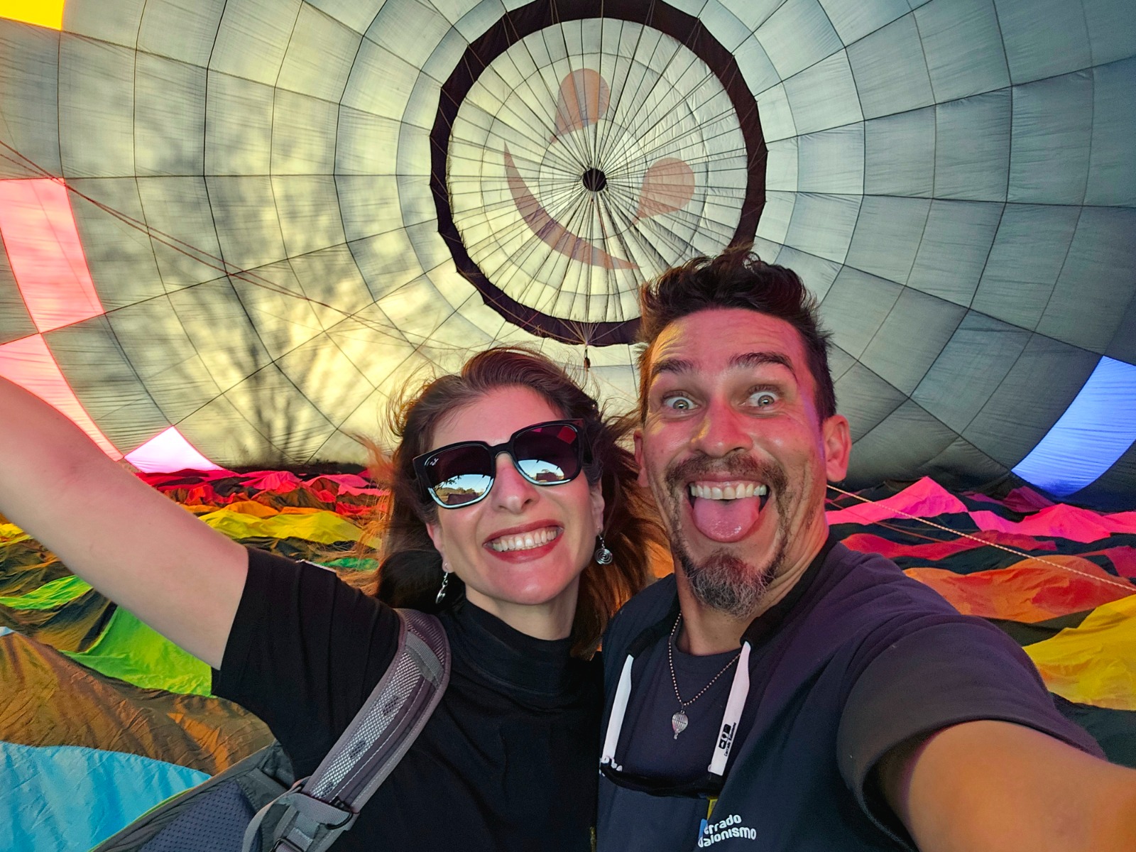 Selfie dentro do balão durante a inflação